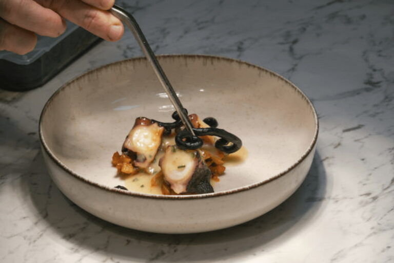 Plato Demasqueros Granada